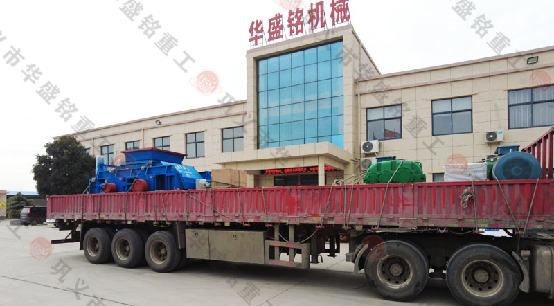 砂廠老板想要高產(chǎn) 還想簡(jiǎn)單易維護(hù) 就用對(duì)輥制砂機(jī)